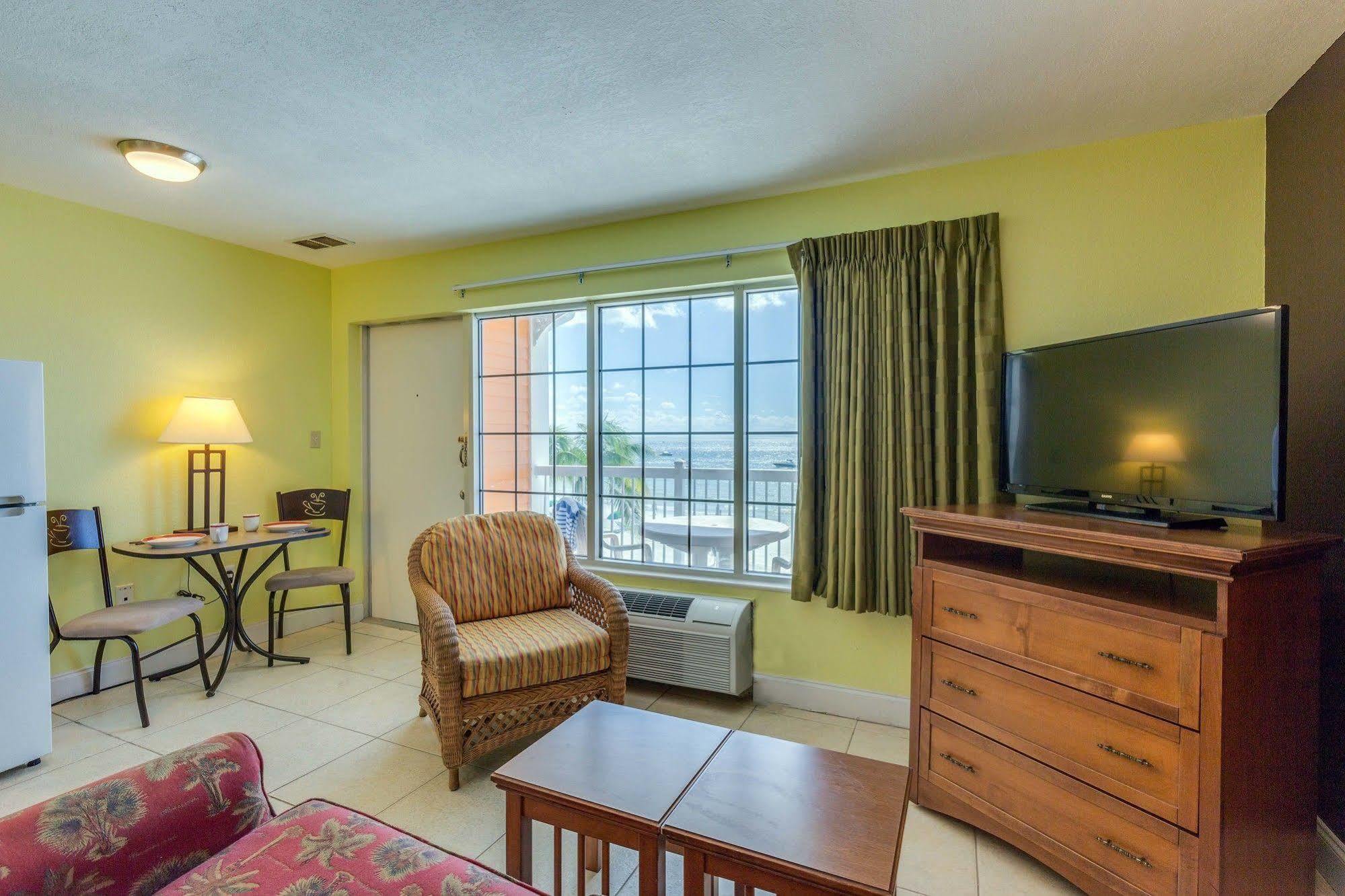 Pierview Hotel And Suites Fort Myers Beach Exterior foto