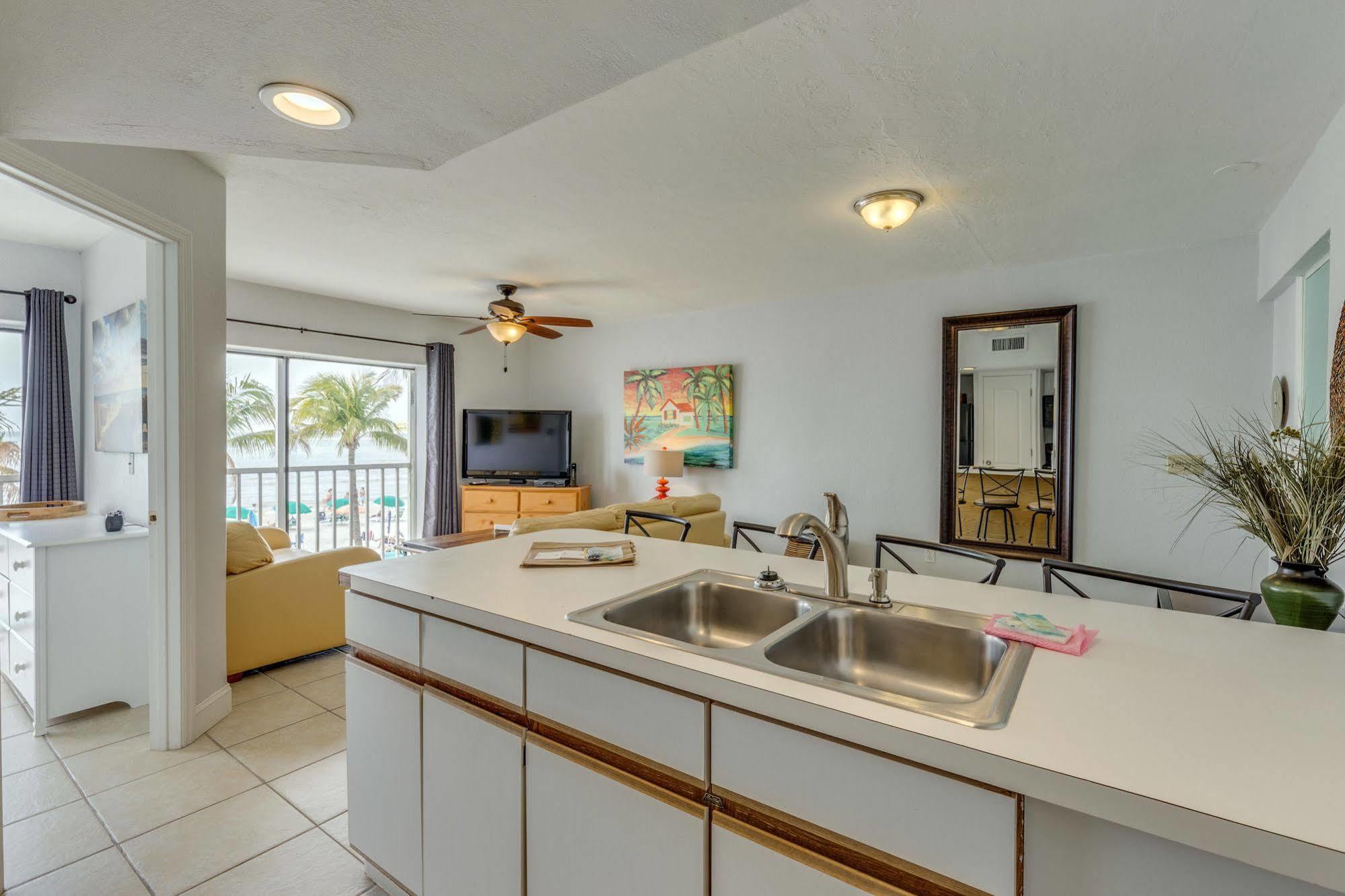 Pierview Hotel And Suites Fort Myers Beach Exterior foto